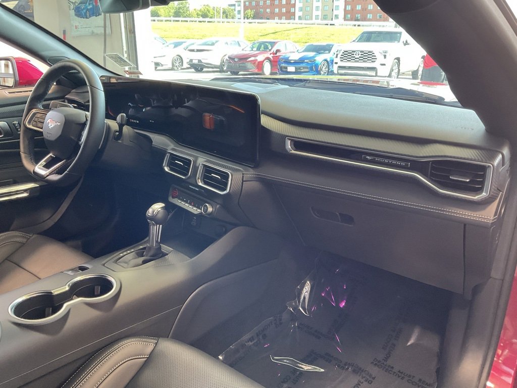 Used 2025 Ford Mustang GT Premium image 17