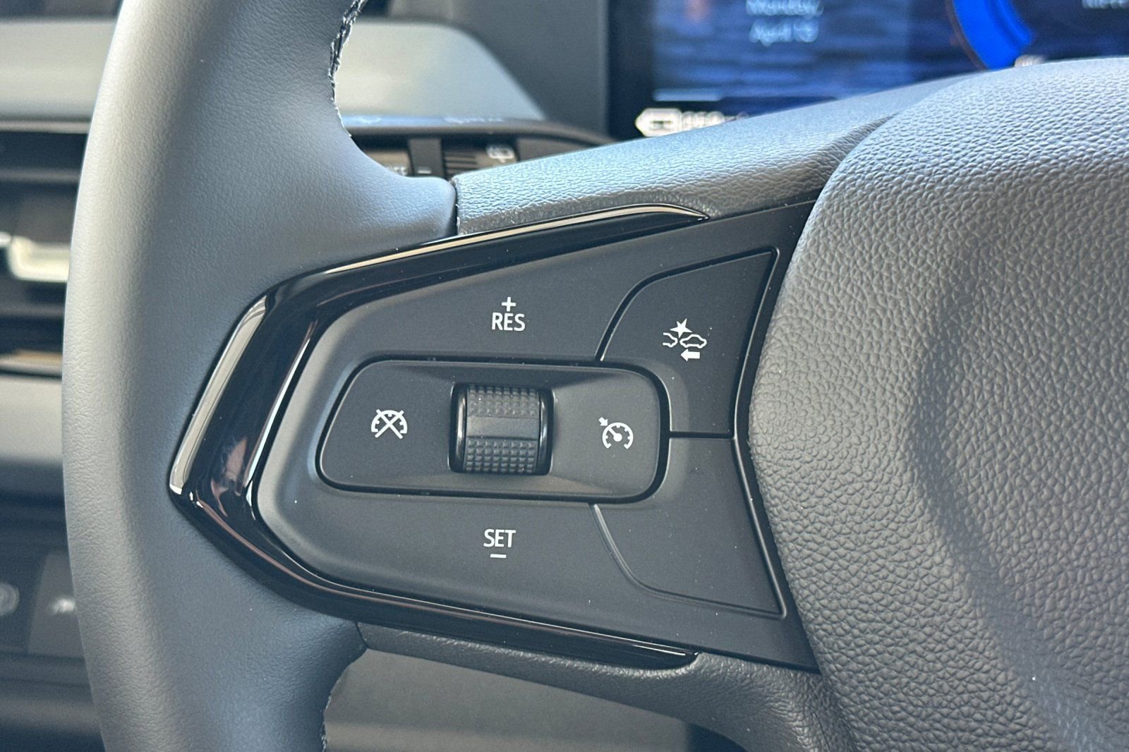 New 2027 Chevrolet Bolt LT w/ Comfort Package image 26