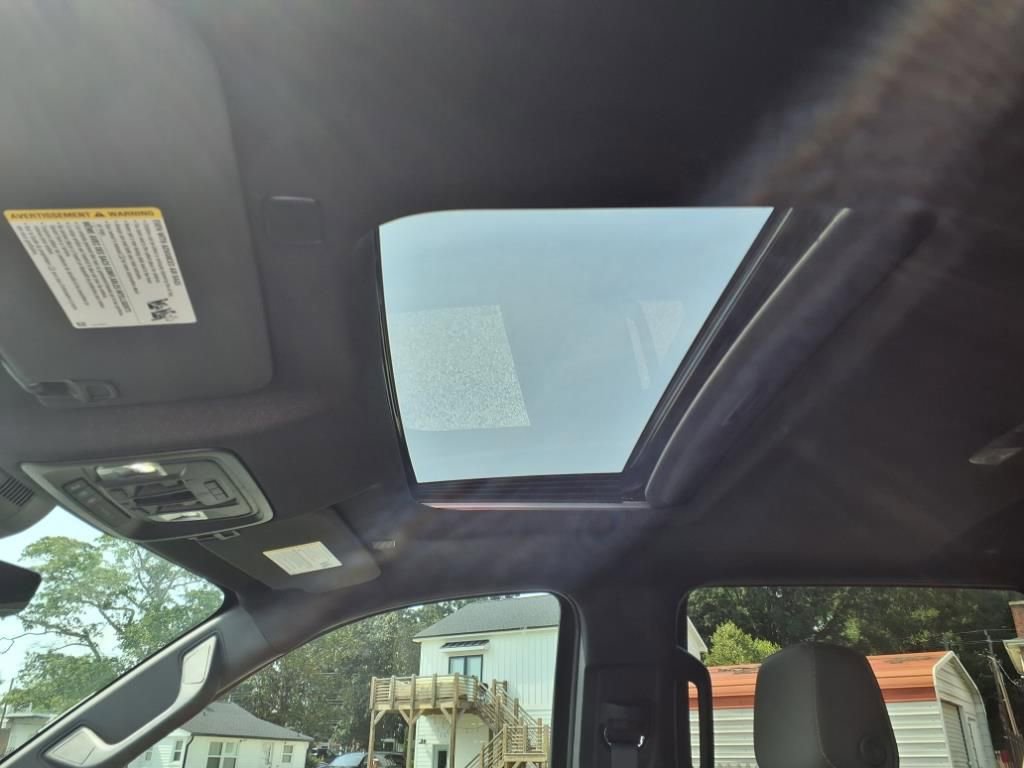 Used 2023 Chevrolet Silverado 1500 ZR2 w/ Technology Package image 18