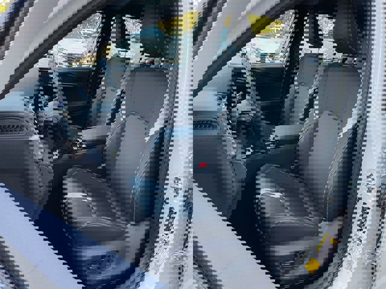 Used 2025 Toyota Camry SE image 14