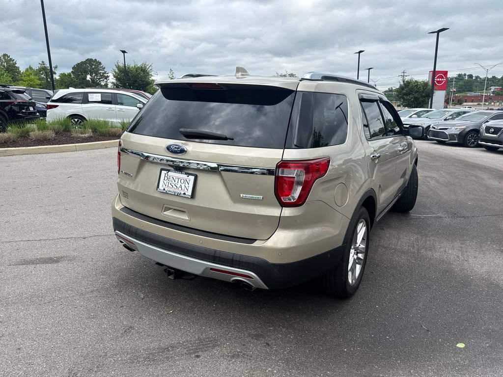 Used 2017 Ford Explorer Limited w/ Equipment Group 301A FWD image 6