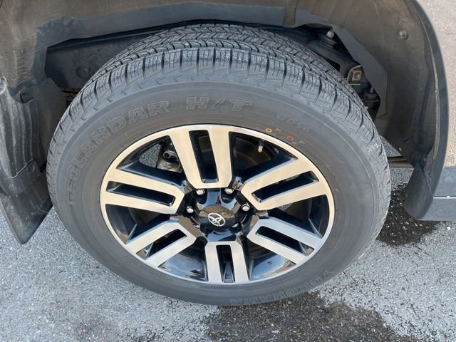 Used 2024 Toyota 4Runner Limited image 18