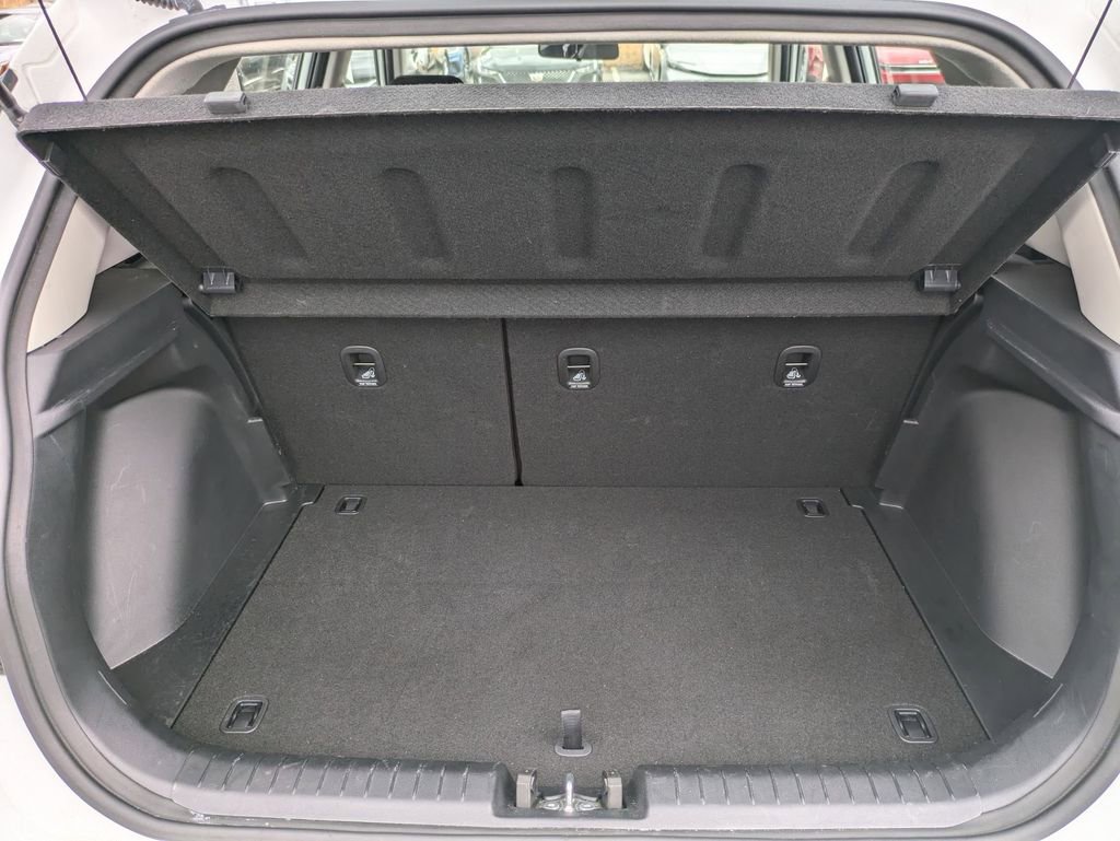 Used 2025 Hyundai Venue SEL image 21