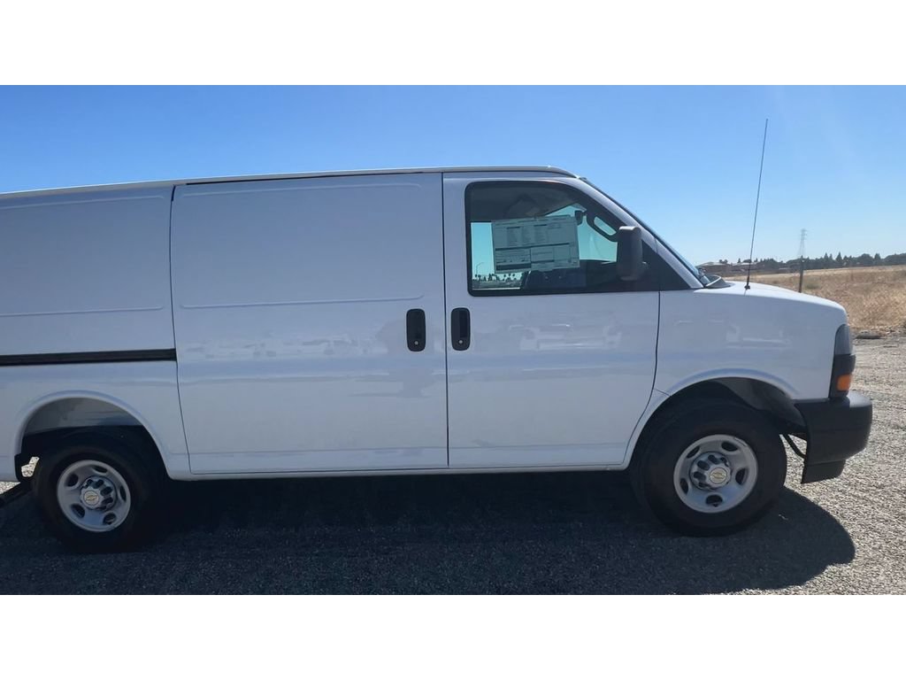 New 2026 Chevrolet Express 2500 w/ Driver Convenience Package RWD image 3