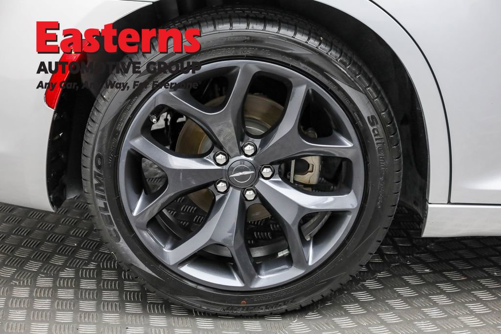 Used 2023 Chrysler 300 S image 31