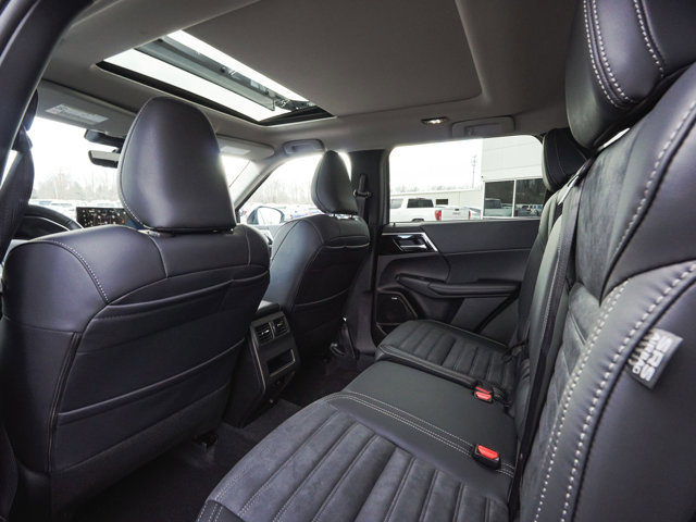 New 2026 Mitsubishi Outlander Trail Edition AWD/4WD image 36