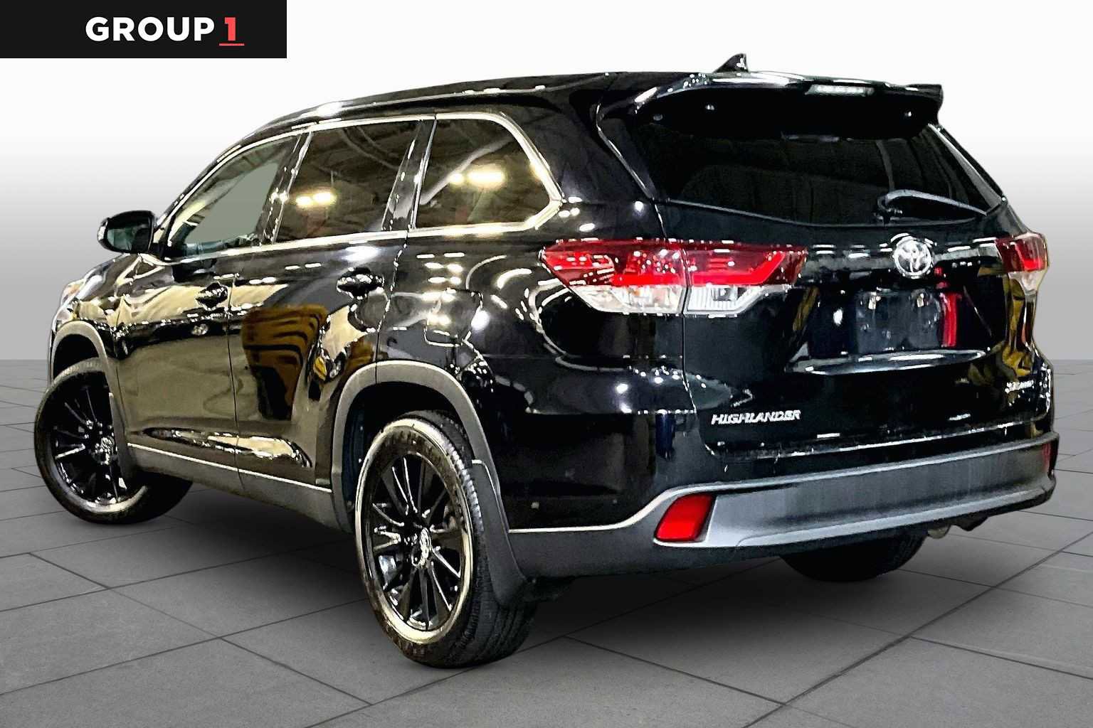 Used 2019 Toyota Highlander SE AWD/4WD image 12