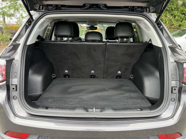 Used 2020 Jeep Compass Latitude w/ Popular Equipment Group AWD/4WD image 8