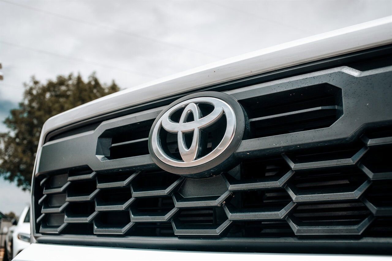 Used 2024 Toyota Tacoma TRD Off-Road AWD/4WD image 10