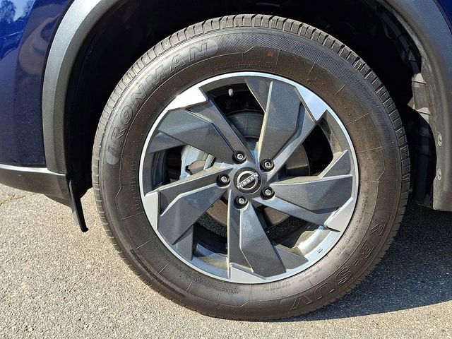 Used 2024 Nissan Rogue SV image 8