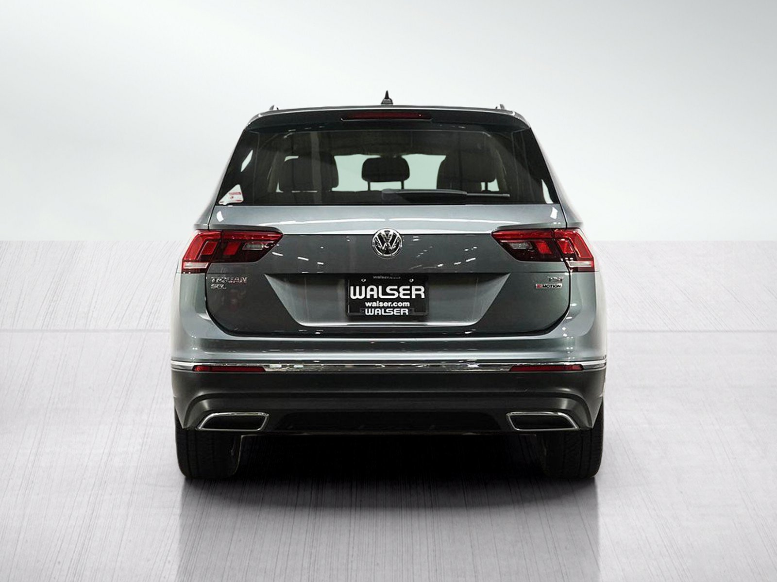 Used 2018 Volkswagen Tiguan SEL AWD/4WD image 4