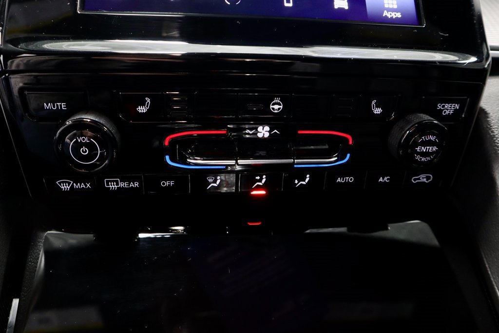 Used 2025 Jeep Grand Cherokee L Laredo w/ Luxury Tech Group I image 36