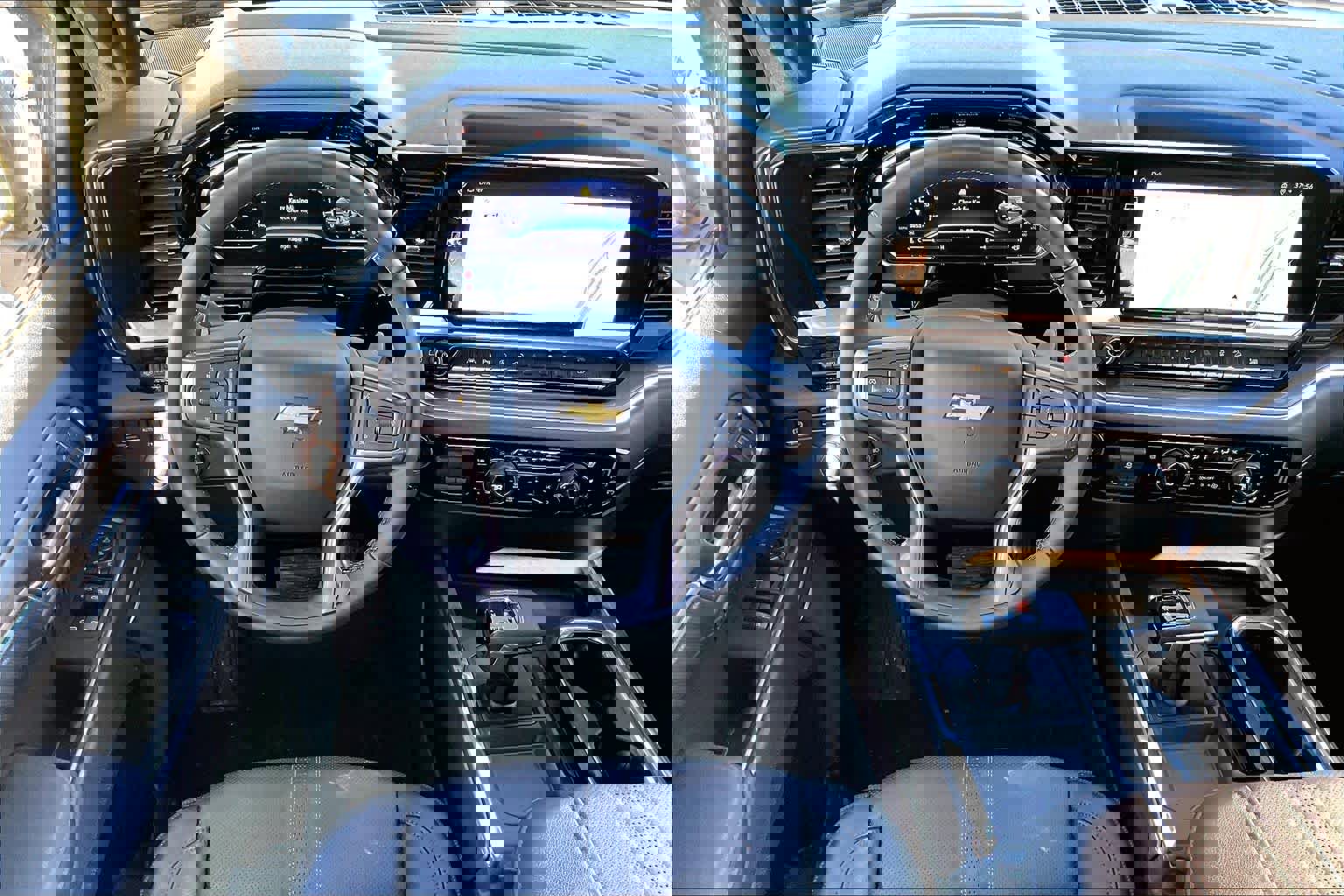 Used 2025 Chevrolet Silverado 1500 High Country w/ Technology Package AWD/4WD image 6