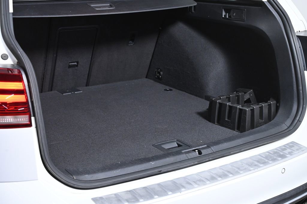 Used 2019 Volkswagen Golf Alltrack SE image 32