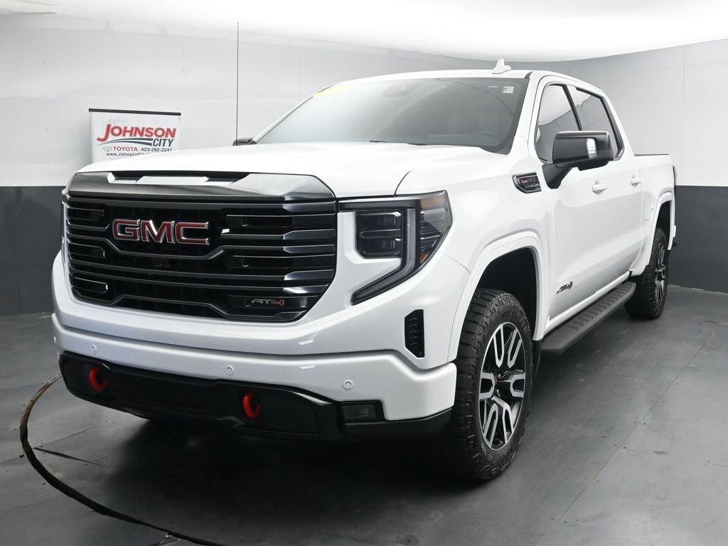 Used 2024 GMC Sierra 1500 AT4 w/ Technology Package AWD/4WD image 4