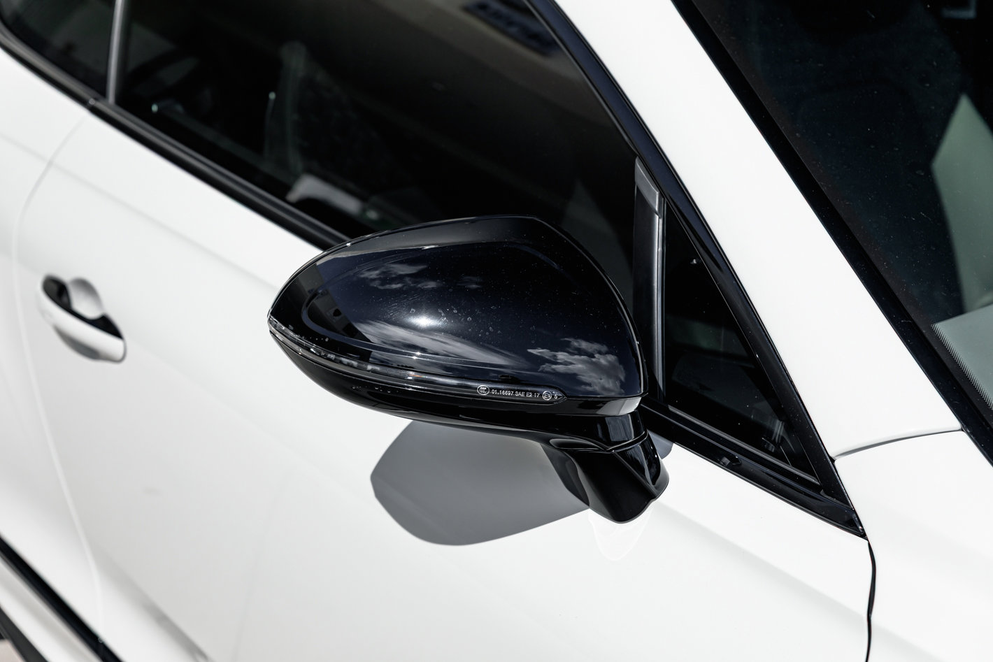 Used 2024 Bentley Continental GT V8 image 3