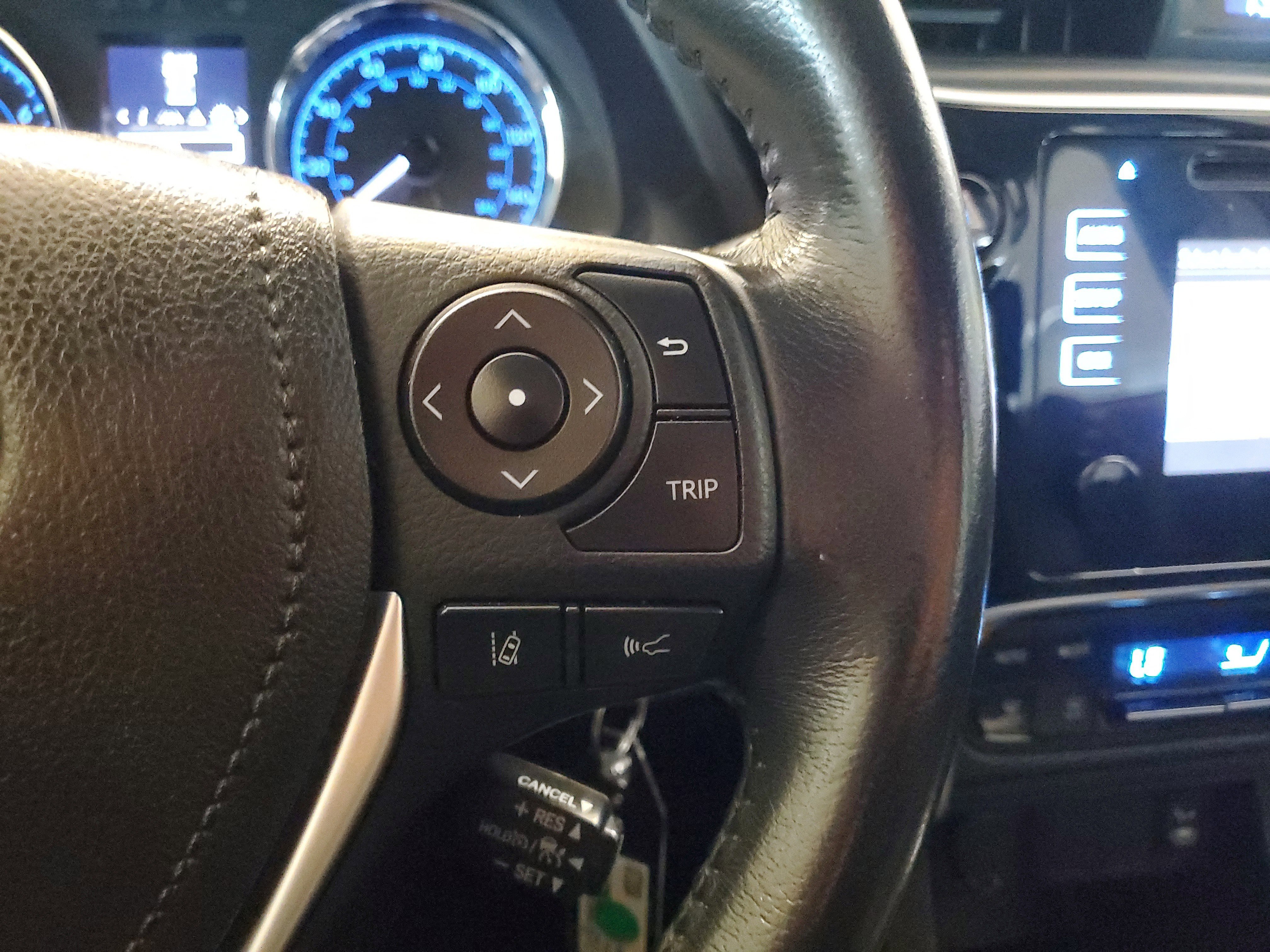 Used 2018 Toyota Corolla SE image 24