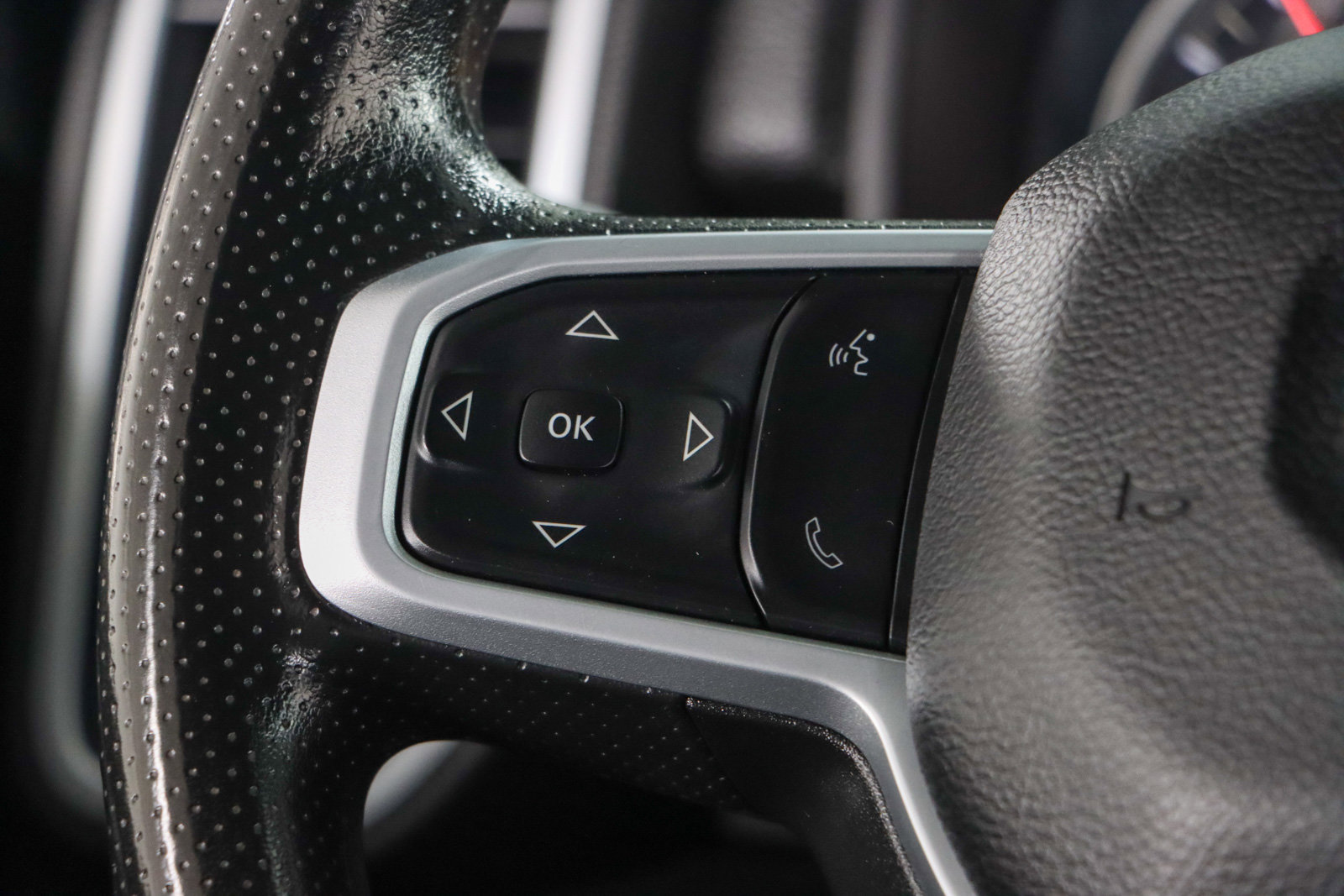 Used 2024 RAM 3500 SLT w/ Quick Order Package 2YG SLT image 13