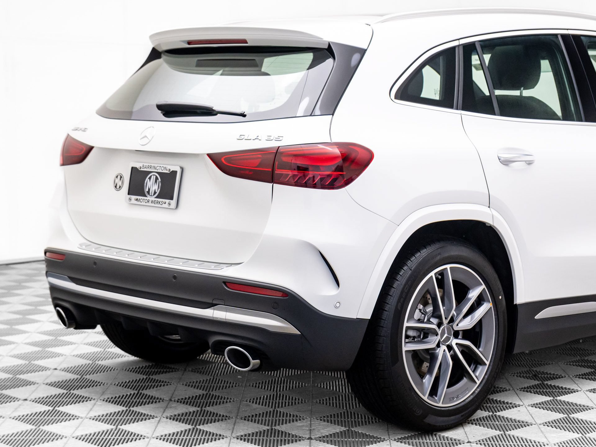 New 2026 Mercedes-Benz GLA 35 AMG 4MATIC image 33