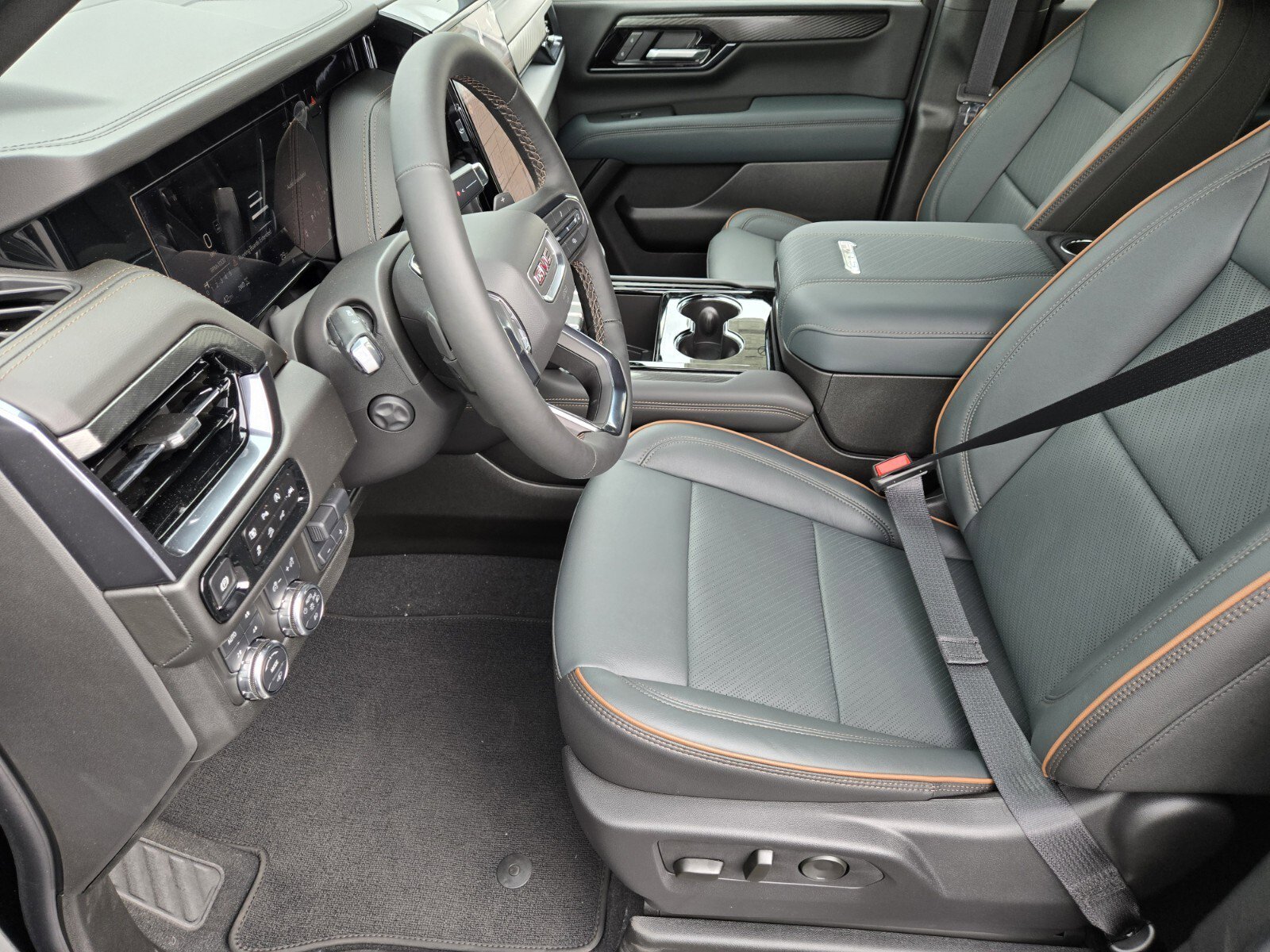 New 2025 GMC Yukon AT4 w/ AT4 Premium Plus Package image 6