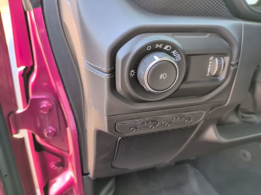 Used 2024 Jeep Wrangler Unlimited Rubicon w/ Dual Top Group image 27