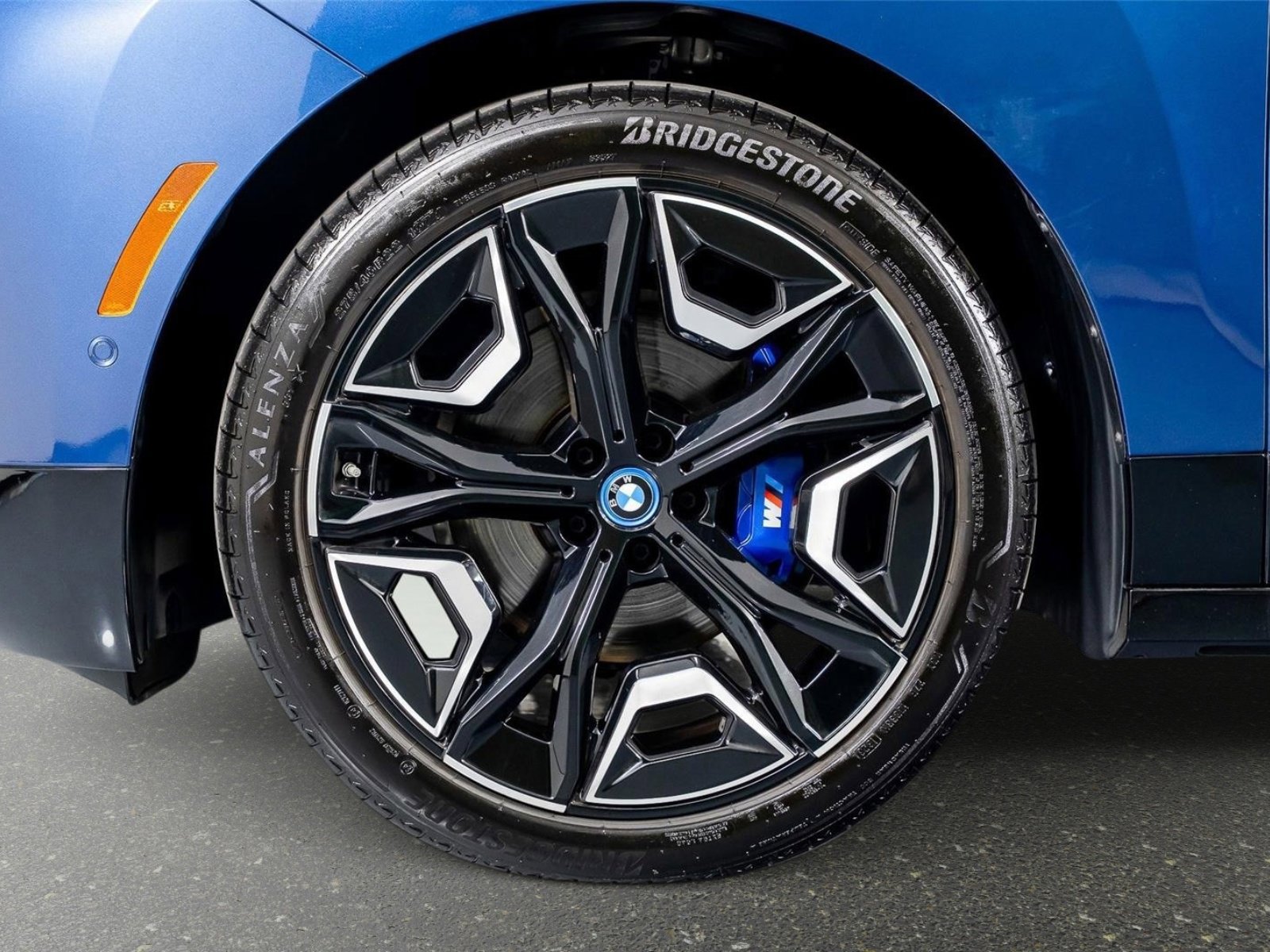 Used 2024 BMW iX M60 image 24