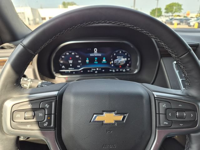 Used 2024 Chevrolet Suburban Premier AWD/4WD image 19