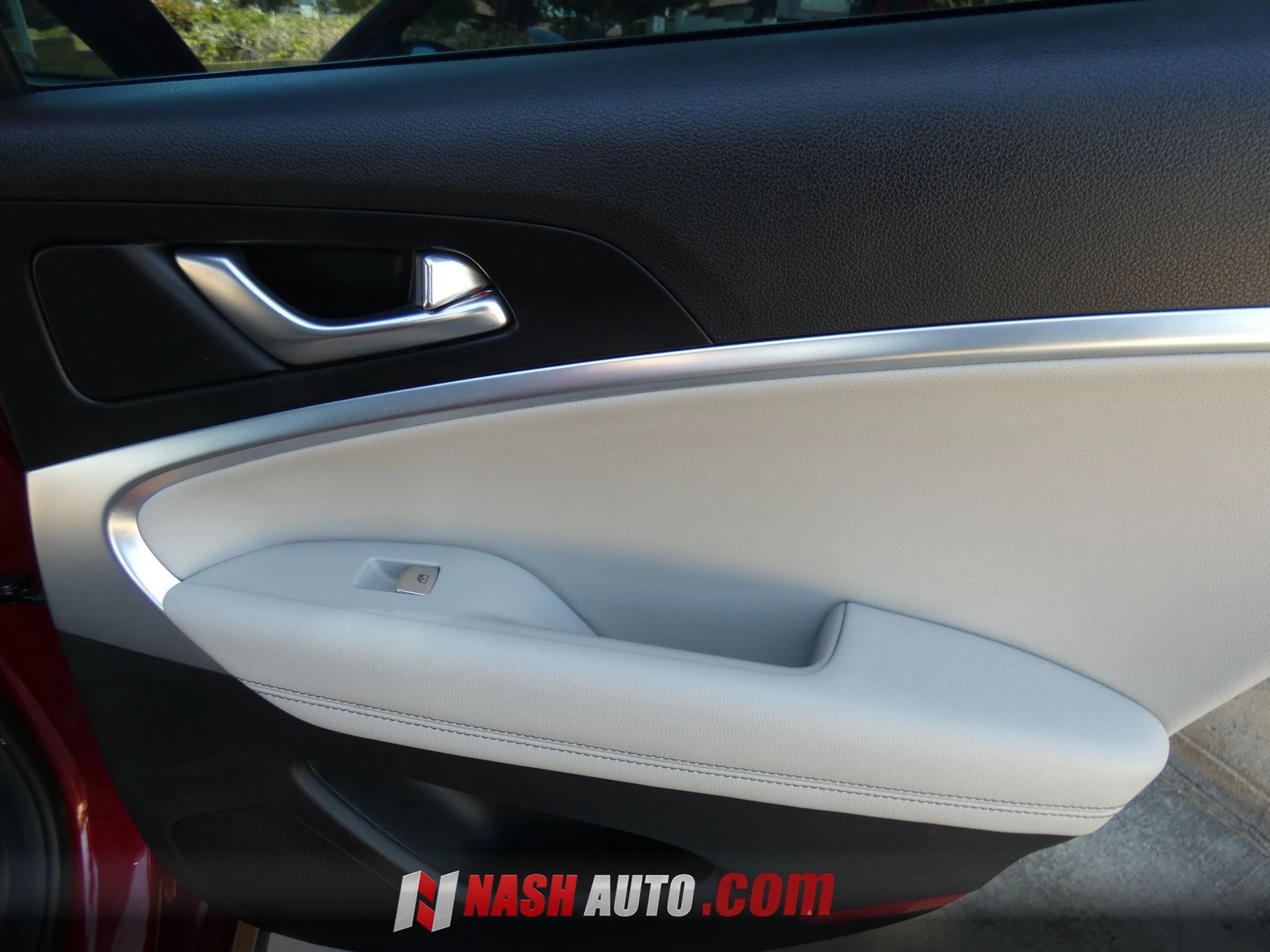 Used 2022 Genesis G70 2.0T RWD image 38
