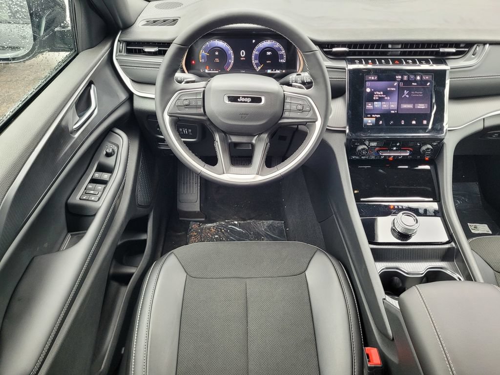 New 2025 Jeep Grand Cherokee Altitude AWD/4WD image 5