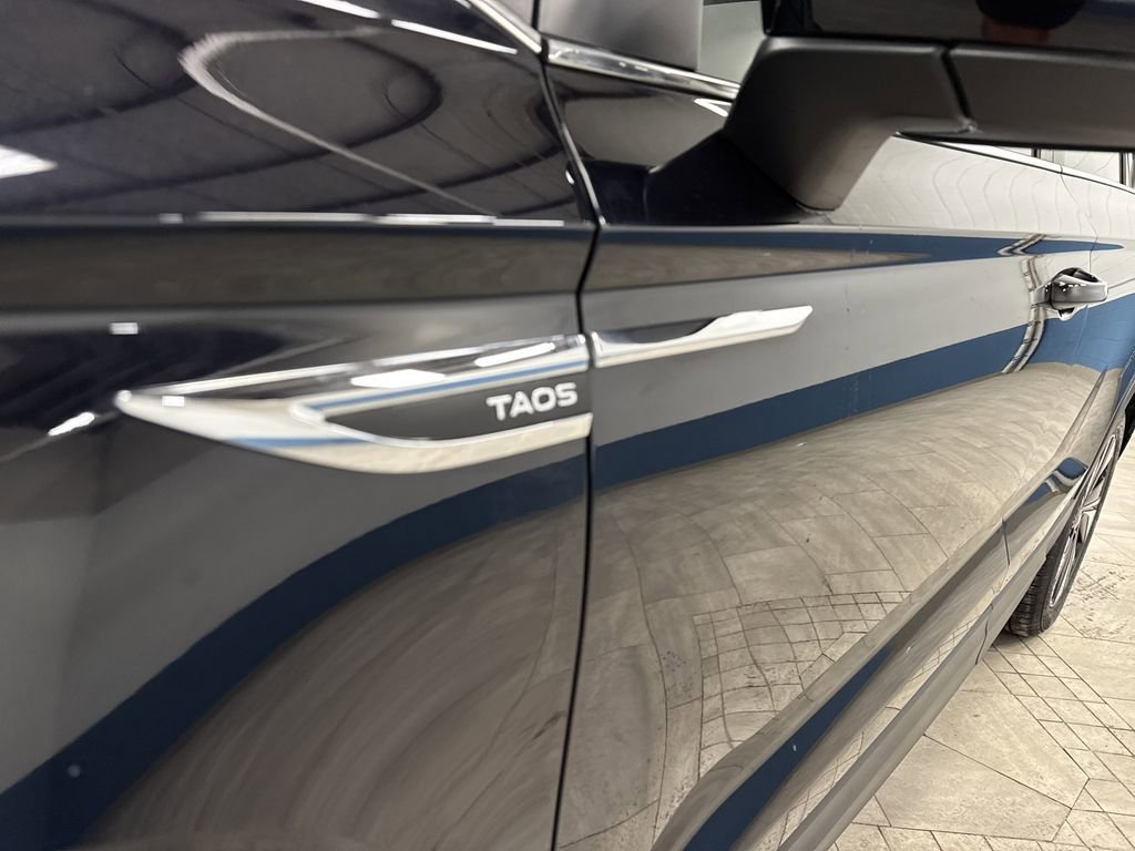 Used 2024 Volkswagen Taos SE image 31