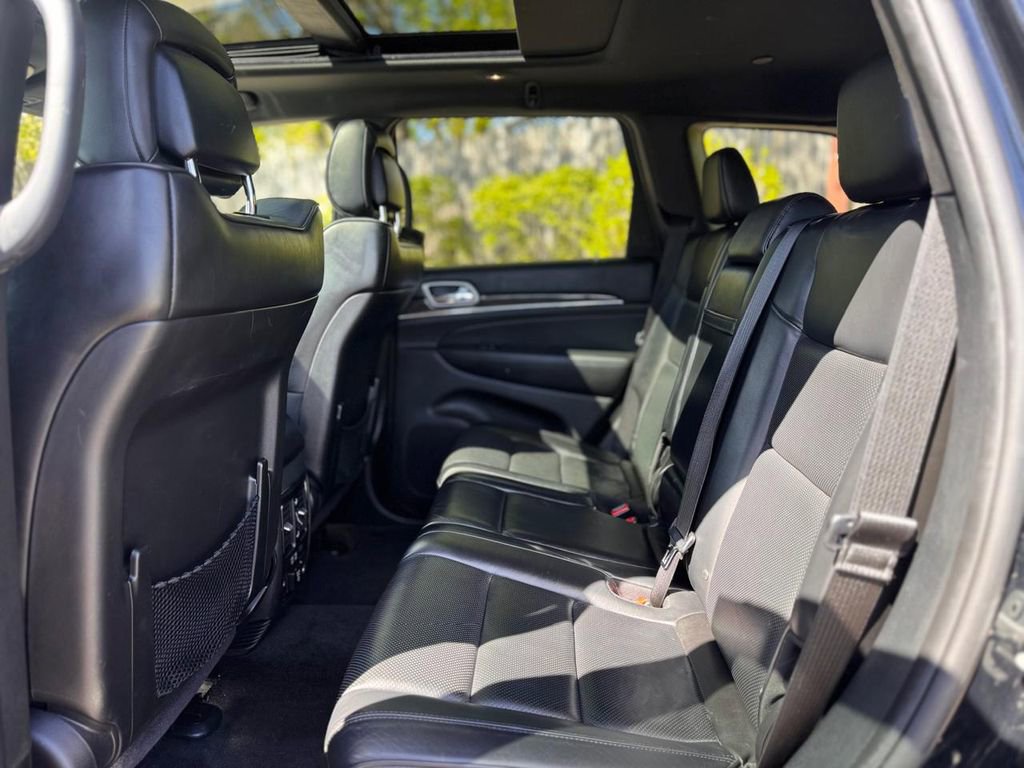 Used 2018 Jeep Grand Cherokee Overland AWD/4WD image 23