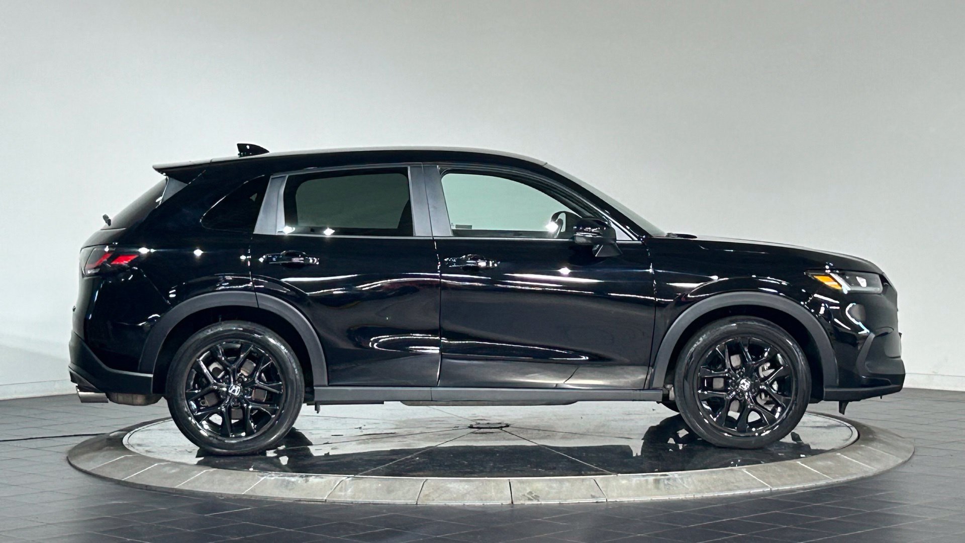 Used 2024 Honda HR-V Sport image 11