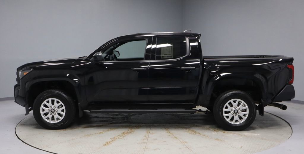 Used 2024 Toyota Tacoma SR AWD/4WD image 7