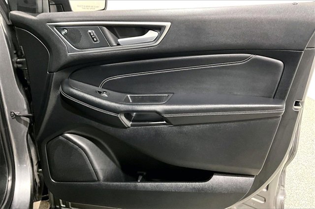 Used 2024 Ford Edge Titanium w/ Cold Weather Package image 29