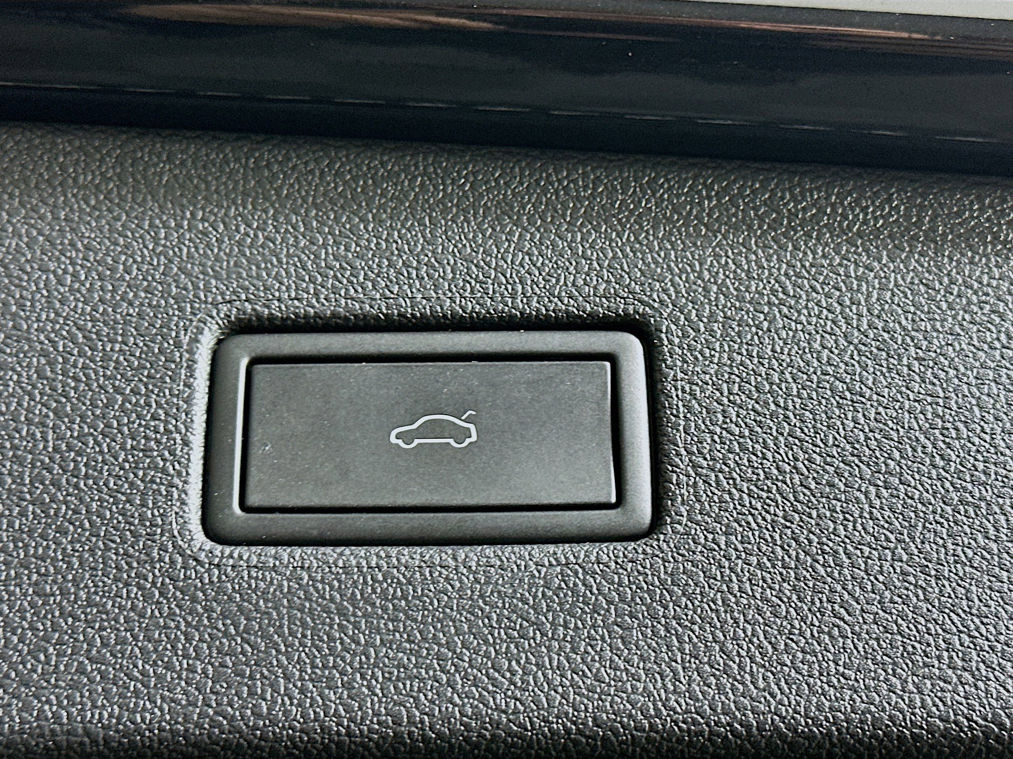 Used 2024 Volkswagen Tiguan Wolfsburg Edition image 30