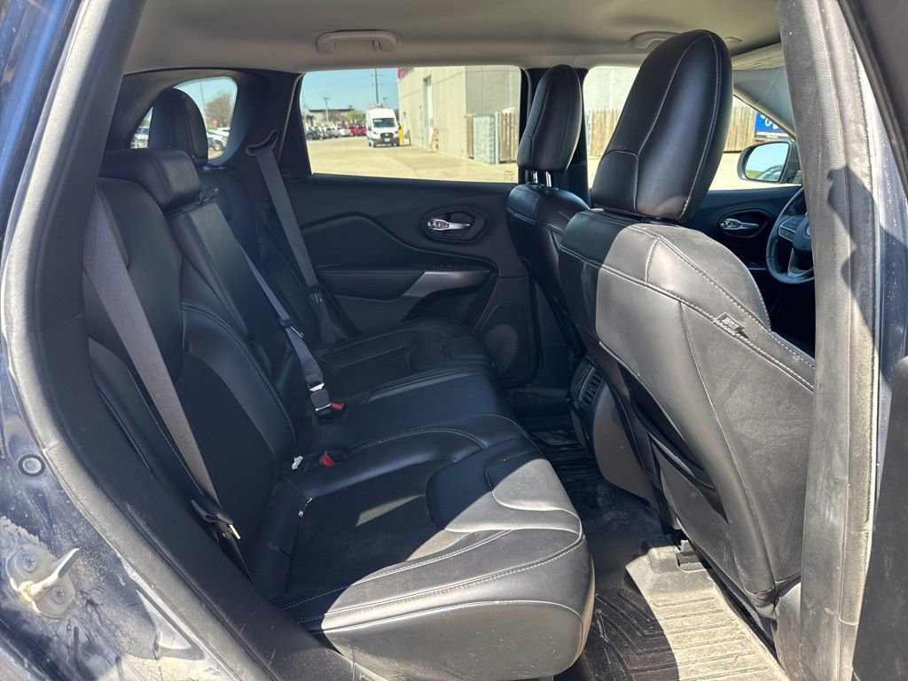 Used 2021 Jeep Cherokee Latitude Plus AWD/4WD image 6