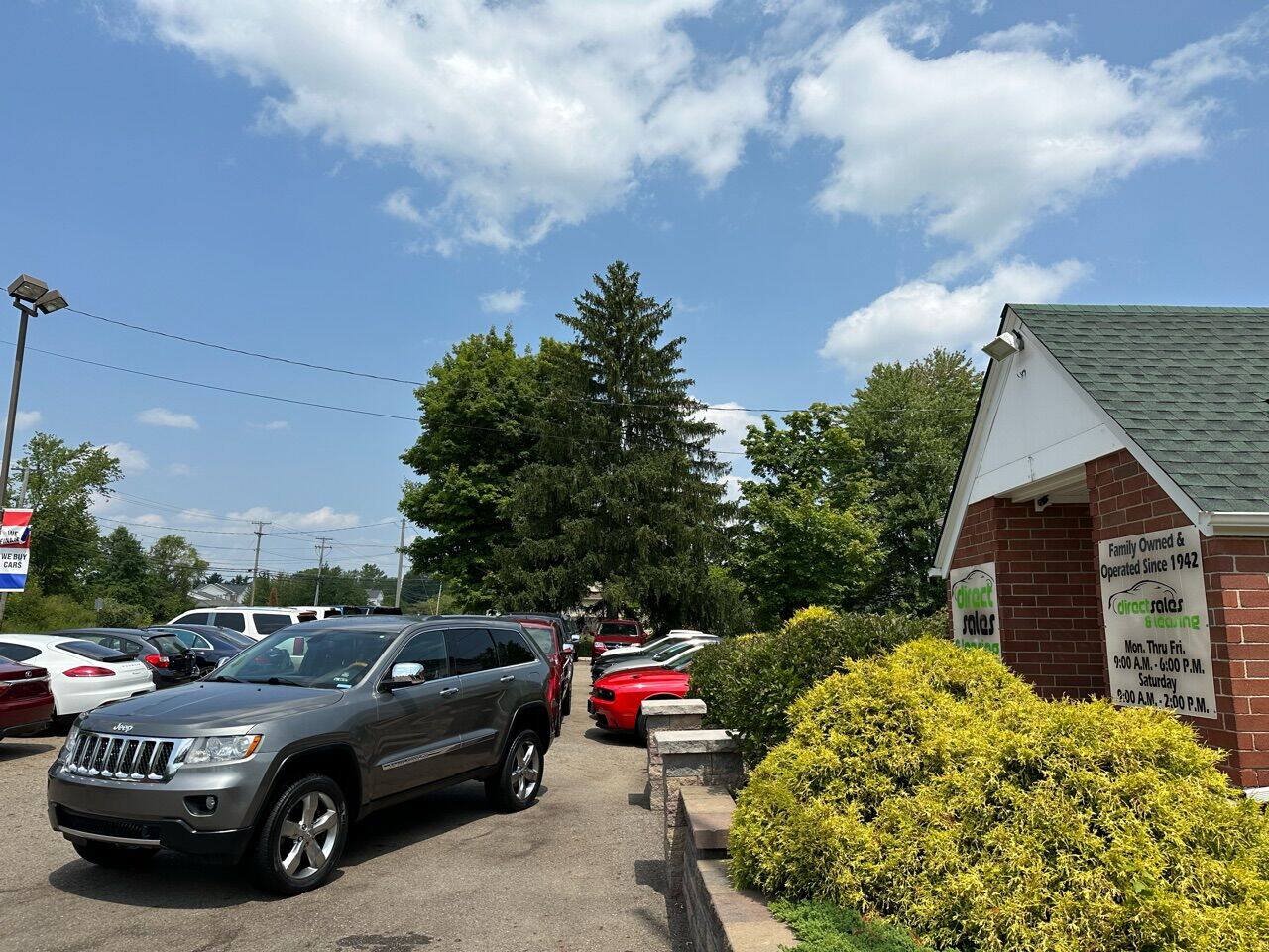 Used 2013 Jeep Grand Cherokee Overland AWD/4WD image 1