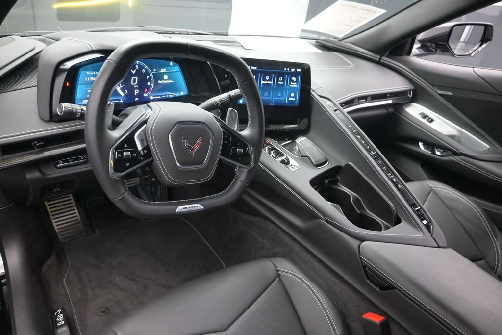 Used 2025 Chevrolet Corvette Z06 RWD image 17
