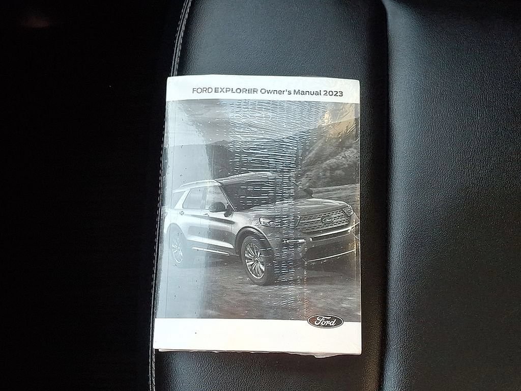 Used 2023 Ford Explorer XLT w/ Equipment Group 202A AWD/4WD image 28