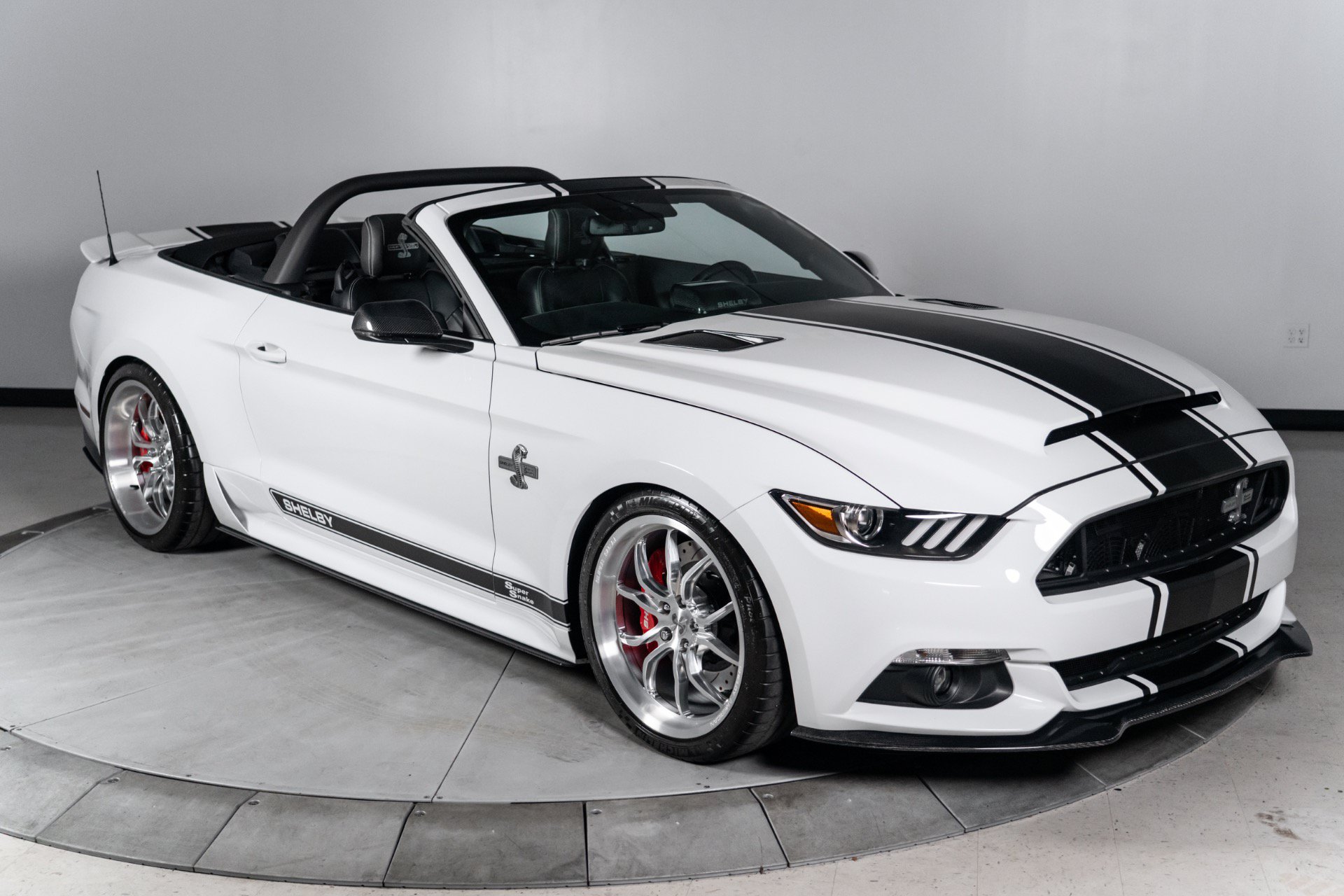 Used 2015 Ford Mustang GT Premium w/ Equipment Group 401A RWD image 14