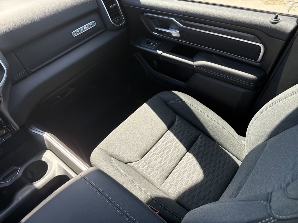 New 2026 RAM 1500 4x4 Crew Cab image 28