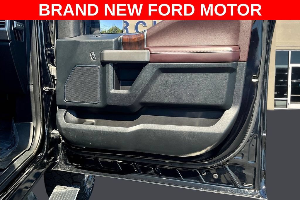 Used 2016 Ford F150 Platinum w/ Equipment Group 701A Luxury AWD/4WD image 30