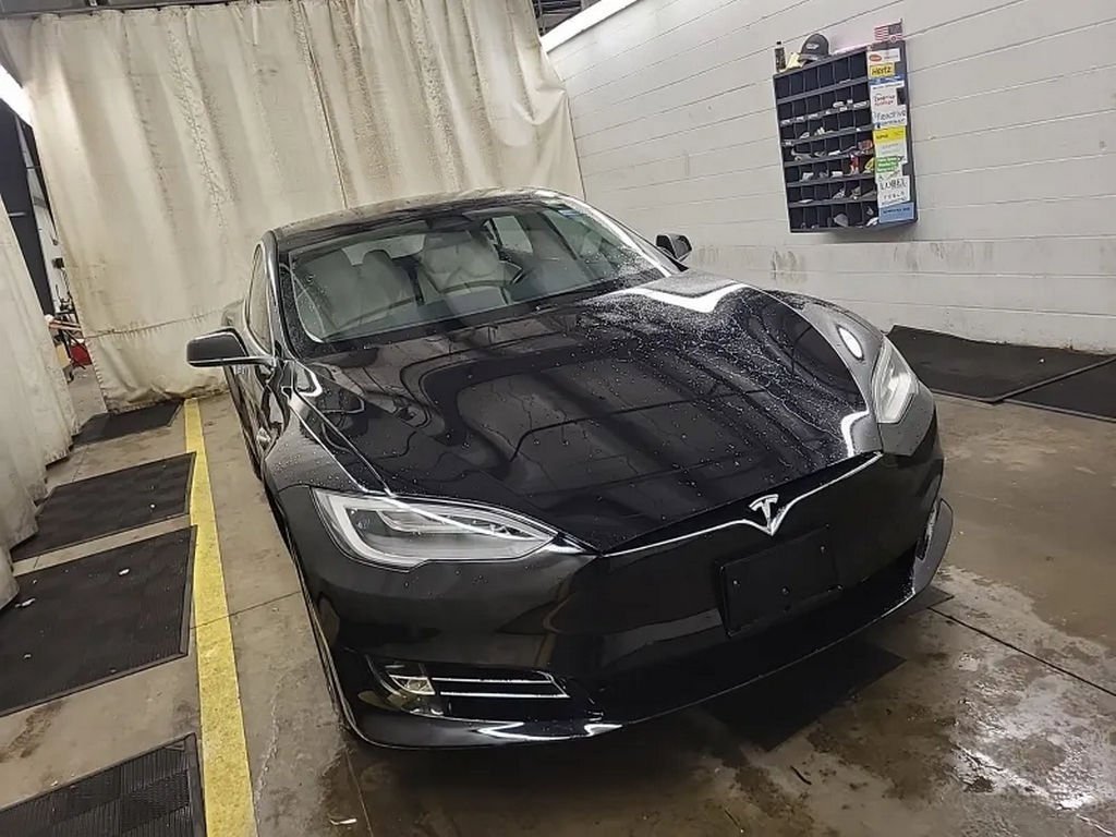 Used 2018 Tesla Model S 75D image 3
