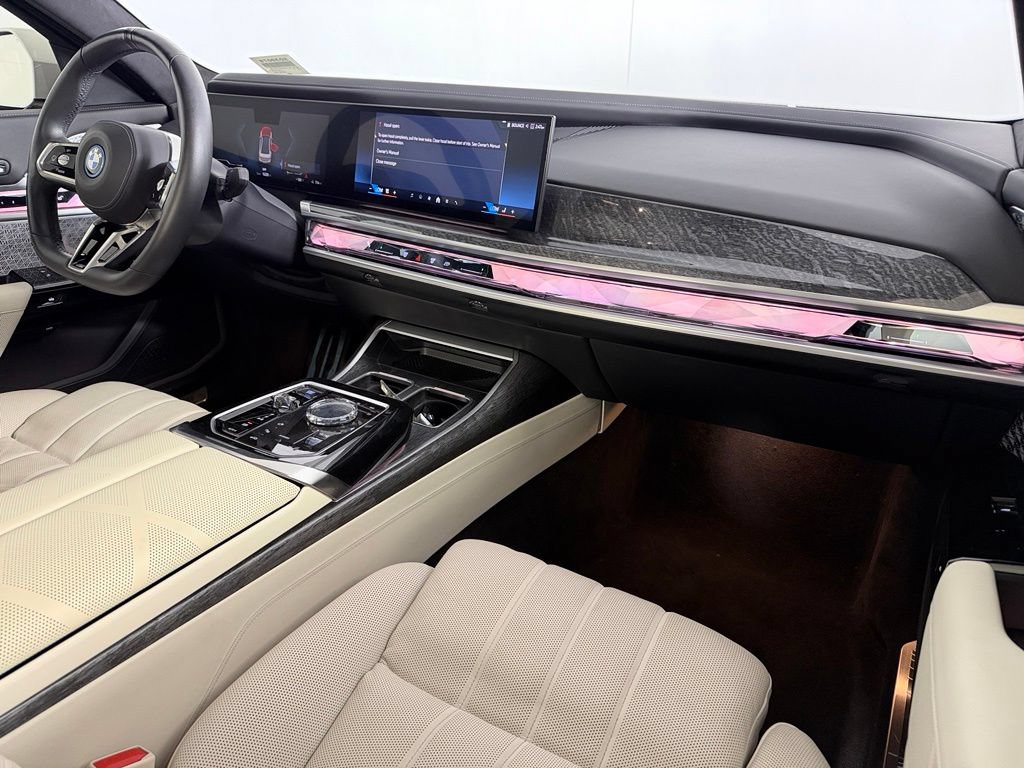 Used 2023 BMW i7 xDrive60 w/ Parking Assistance Package AWD/4WD image 13