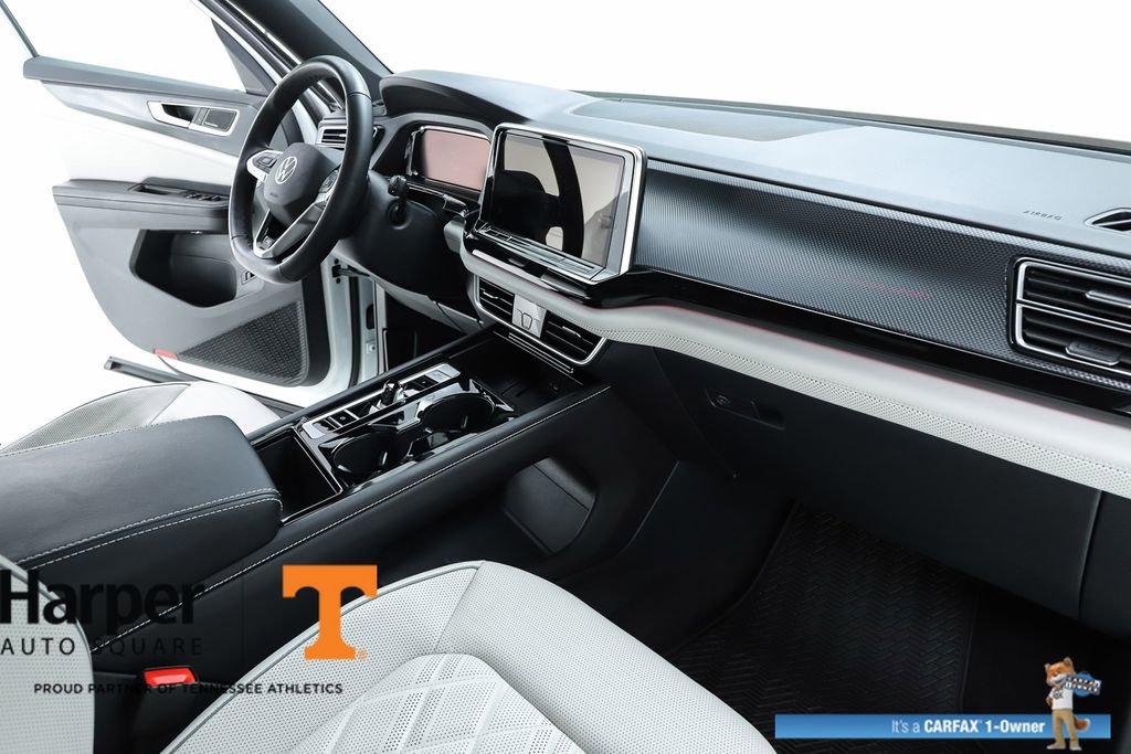 Used 2025 Volkswagen Atlas Cross Sport SEL Premium R-Line AWD/4WD image 33