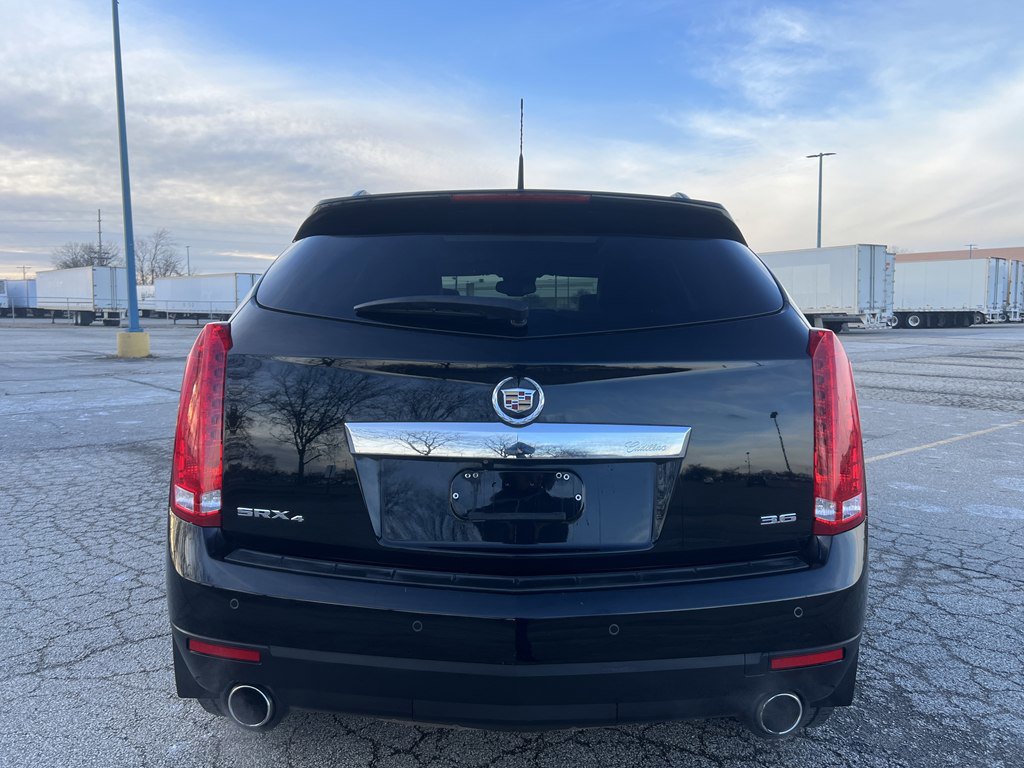 Used 2012 Cadillac SRX Luxury image 4