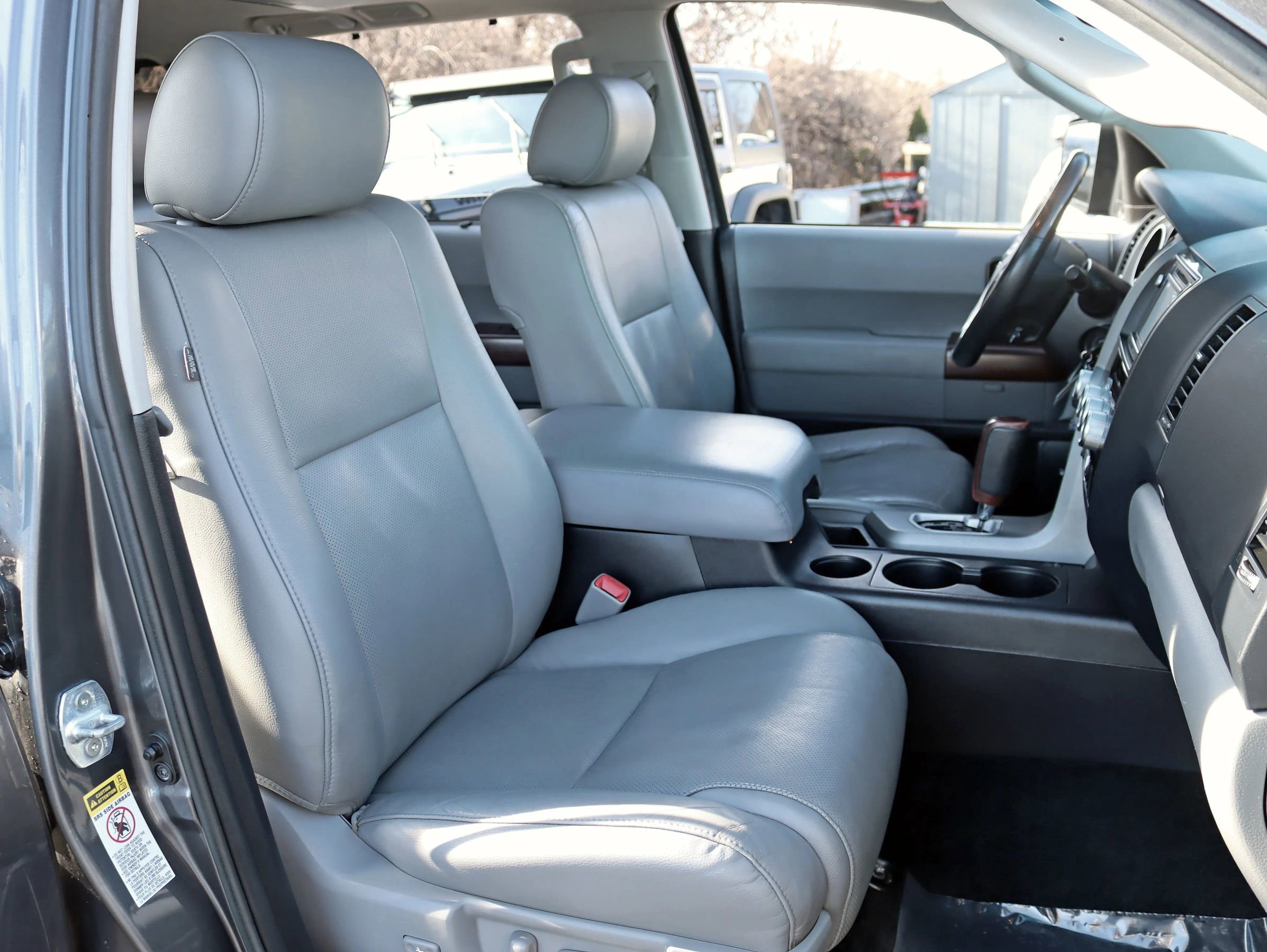 Used 2017 Toyota Sequoia Platinum AWD/4WD image 30