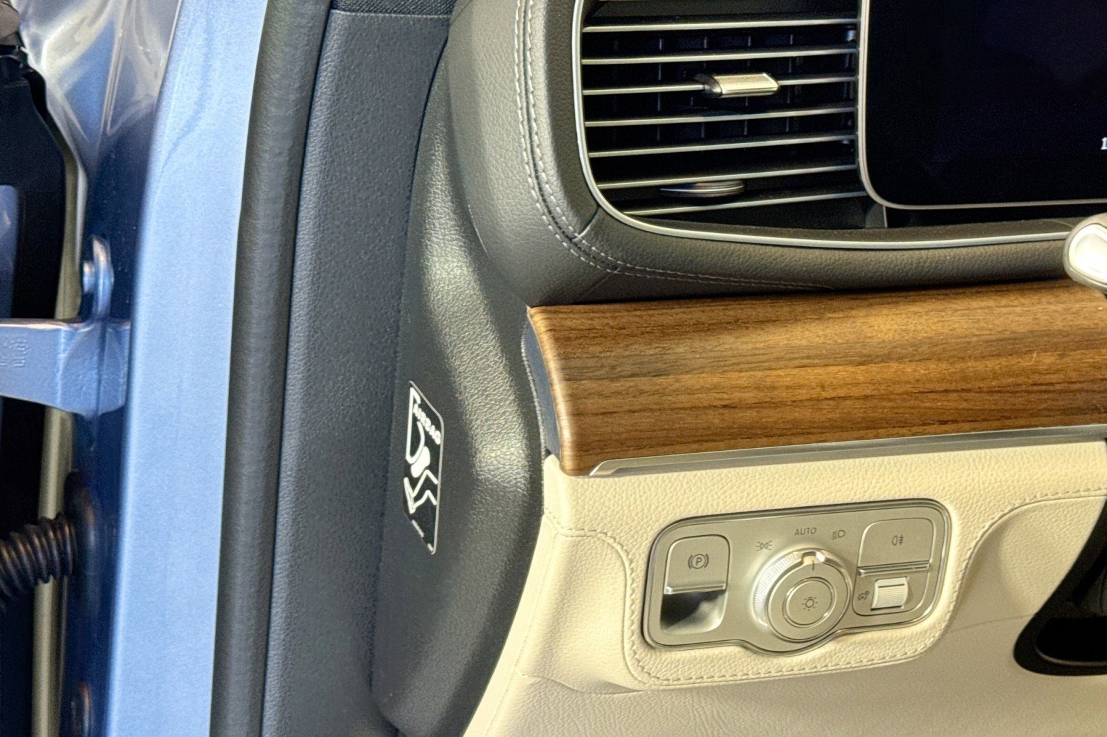 New 2026 Mercedes-Benz GLS 580 4MATIC image 10