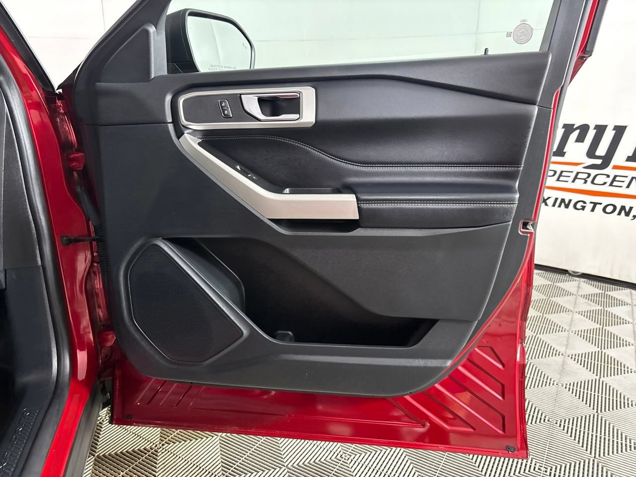 Used 2021 Ford Explorer XLT RWD image 28