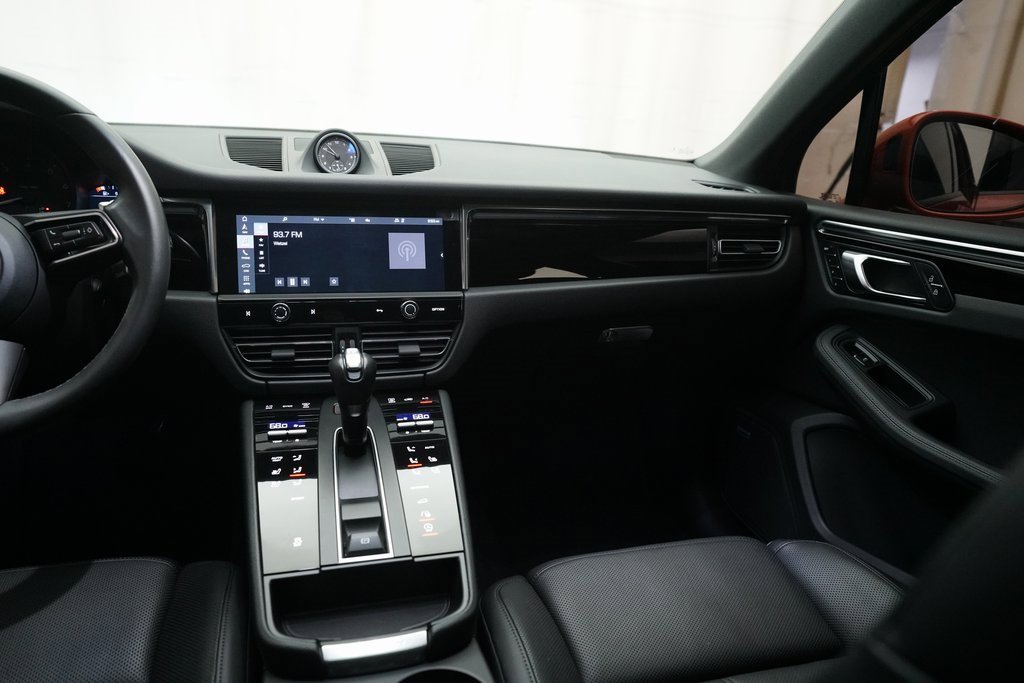 Used 2023 Porsche Macan image 24